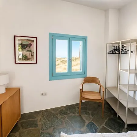 Paris Sunset And Olive Hideway Tatil Evi Páros